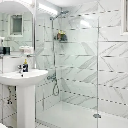 1br Seafront With Community Pool