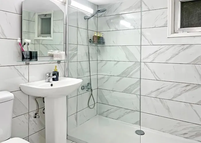 1br Seafront With Community Pool