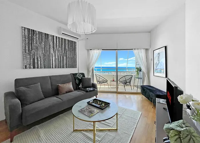 Apartament 1br Seafront With Community Pool *