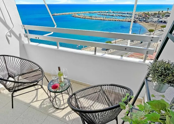 Apartament 1br Seafront With Community Pool